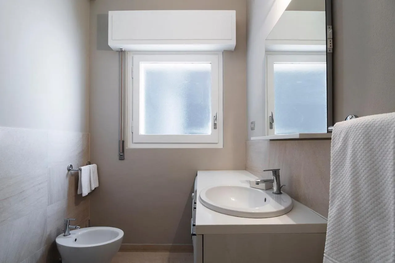 Contempora Apartments - Elvezia 8 - E33 Milán 0*,